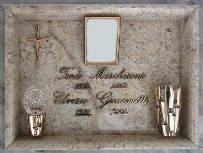 Lastra singola Granito Ivory Brown Vezzani Collezione Uffizi Firenze
